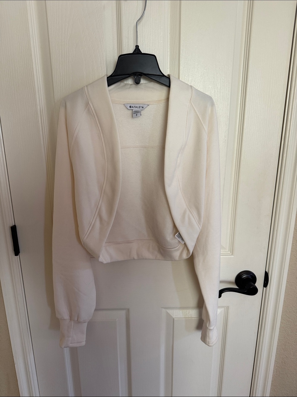 Athleta sweater shrug. Cream color size small. Like new!
